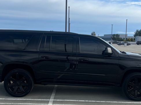 Used 2016 Cadillac Escalade ESV Luxury image 10