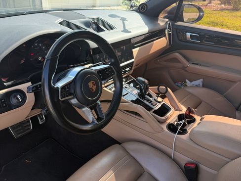 Used 2019 Porsche Cayenne AWD/4WD image 8