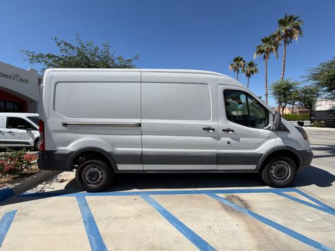 Used 2018 Ford Transit 250 148 Medium Roof RWD image 6
