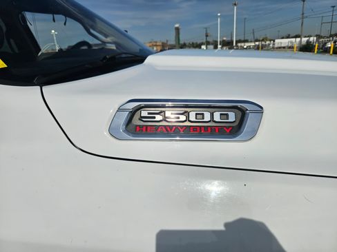 Used 2020 RAM 5500 Tradesman w/ Chrome Appearance Group image 12