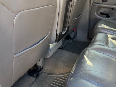 Used 2004 Chevrolet Silverado 2500 LS w/ Heavy-Duty Power Package image 21