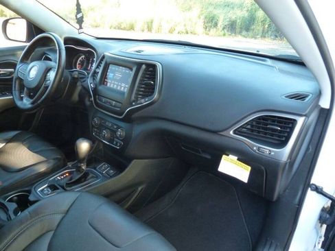 Used 2020 Jeep Cherokee Latitude Lux w/ Quick Order Package 26H Lux image 10