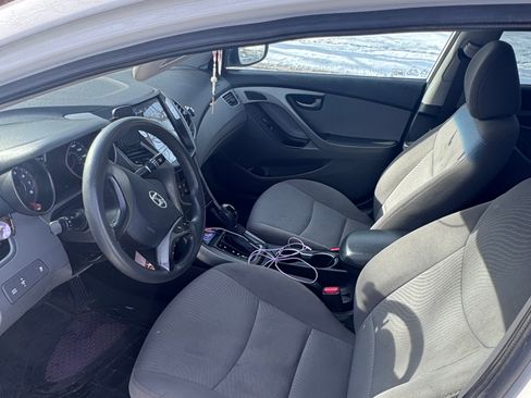 Used 2014 Hyundai Elantra SE image 9