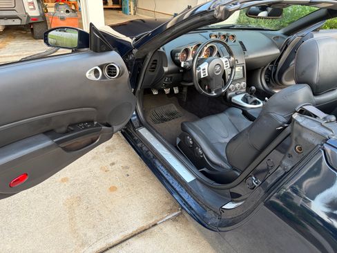 Used 2007 Nissan 350Z Grand Touring RWD image 12