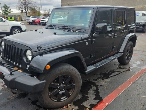 Used 2014 Jeep Wrangler Unlimited Sahara image 6