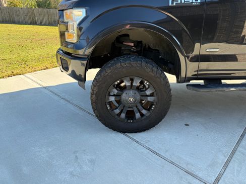 Used 2015 Ford F150 XLT w/ Equipment Group 302A Luxury image 17