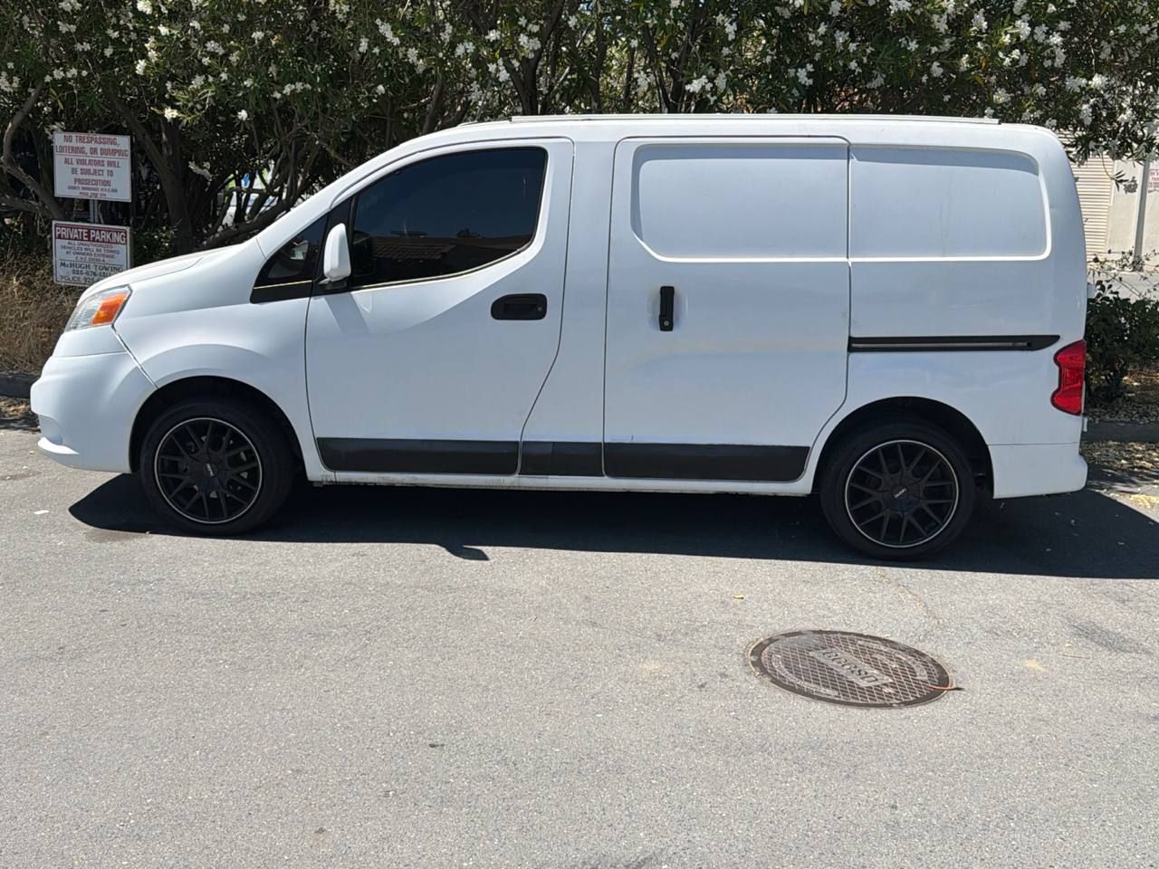 Used 2015 Nissan NV200 SV w/ Technology Package FWD image 1