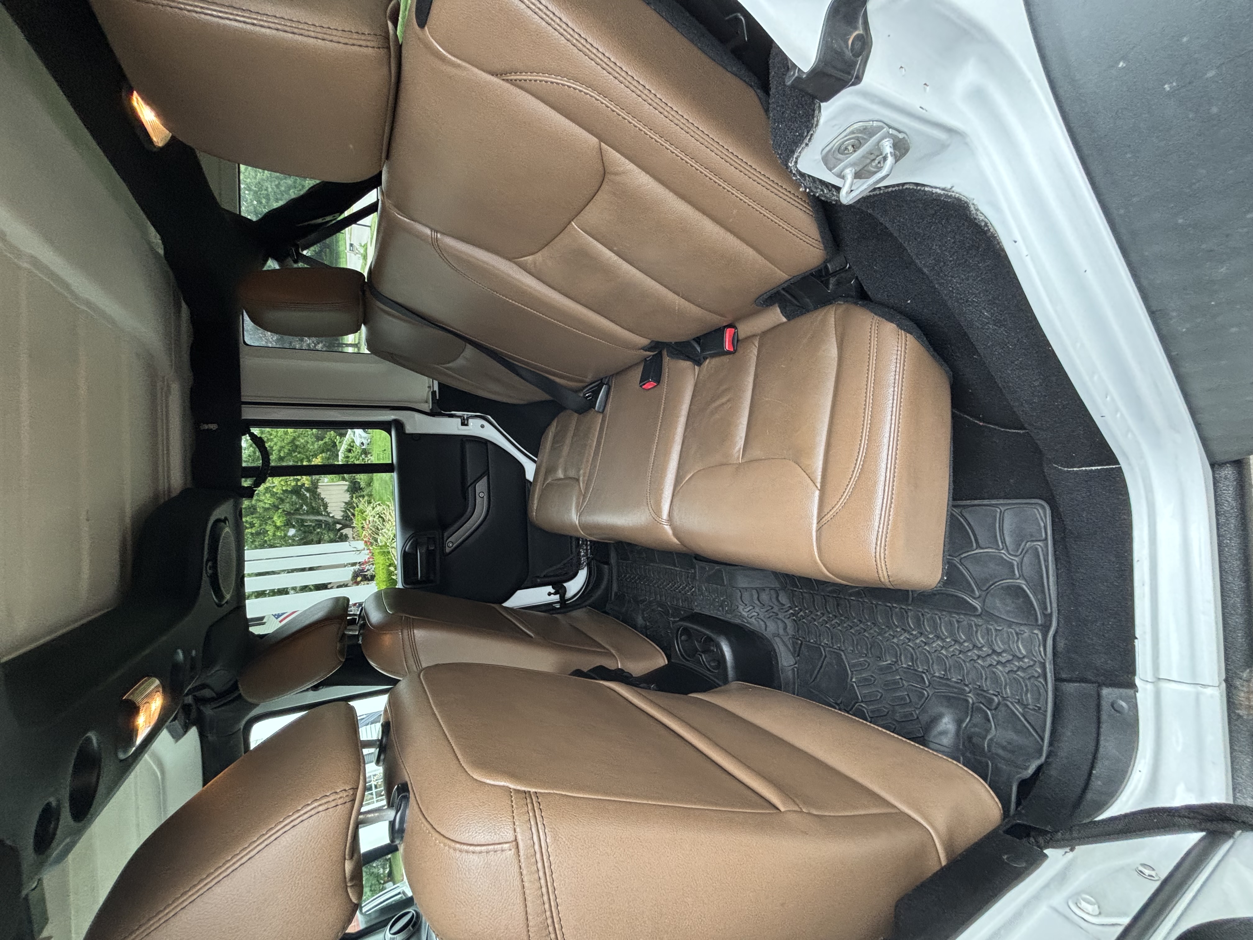 Used 2013 Jeep Wrangler Unlimited Sahara AWD/4WD image 14