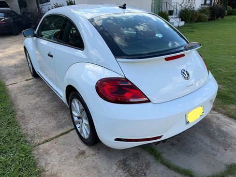 Used 2017 Volkswagen Beetle 1.8T Classic FWD image 15
