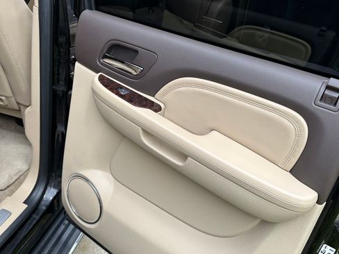 Used 2012 GMC Yukon XL Denali image 29