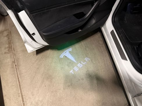 Used 2020 Tesla Model 3 Long Range image 4