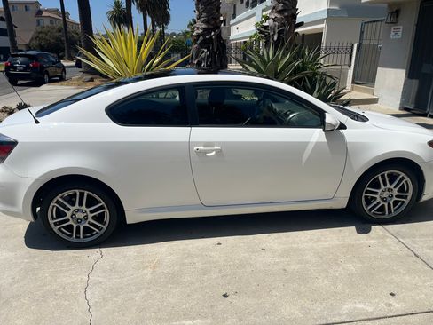Used 2009 Scion tC FWD image 11