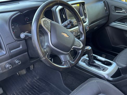 Used 2017 Chevrolet Colorado LT w/ LT Convenience Package AWD/4WD image 8