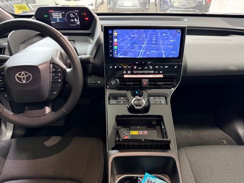 Used 2025 Toyota bZ4X FWD image 10