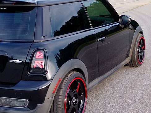 Used 2010 MINI Cooper John Cooper Works FWD image 8