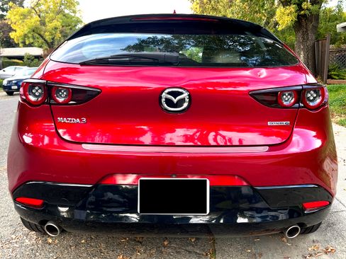 Used 2020 MAZDA MAZDA3 Hatchback w/ Preferred Package image 6