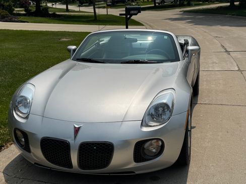 Used 2007 Pontiac Solstice GXP w/ Premium Package image 4