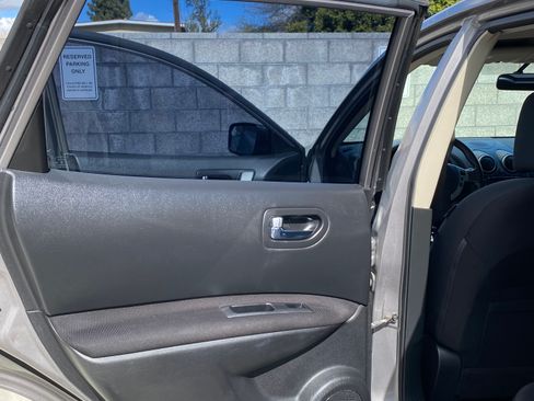 Used 2013 Nissan Rogue S image 10