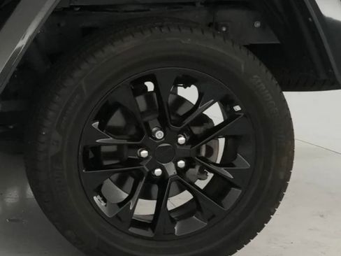 Used 2021 Jeep Gladiator Overland AWD/4WD image 2