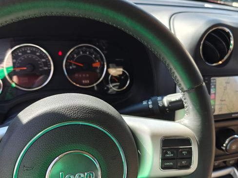 Used 2014 Jeep Compass Latitude image 6