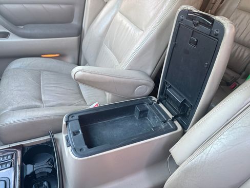 Used 2001 Toyota Land Cruiser image 13