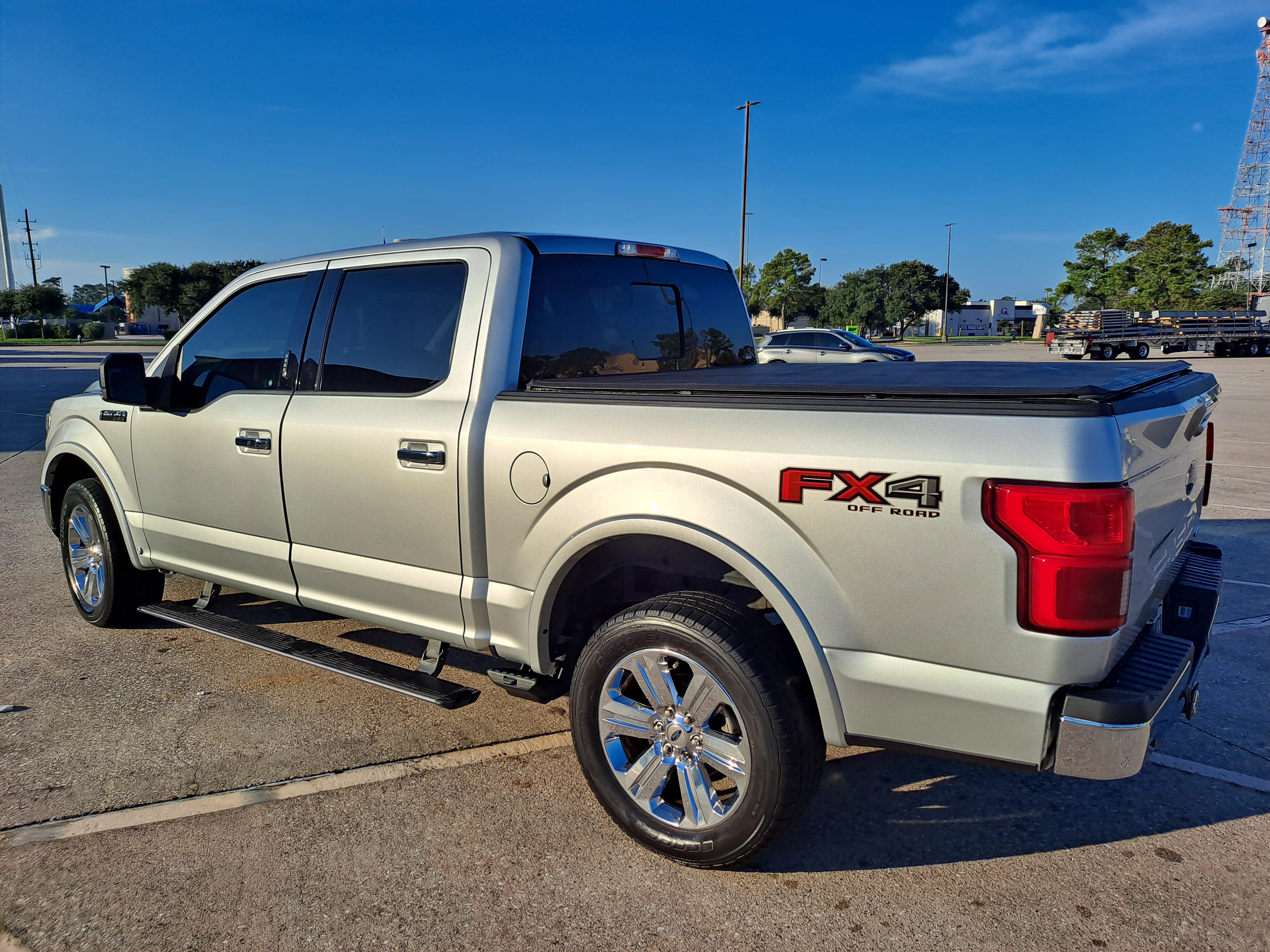 Used 2019 Ford F150 Lariat w/ Equipment Group 502A Luxury AWD/4WD image 6