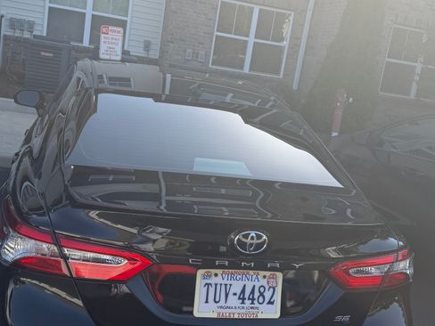 Used 2020 Toyota Camry SE w/ Convenience Package FWD image 10