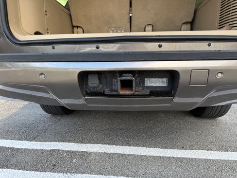 Used 2011 GMC Yukon XL SLT w/ Regional Value Package image 15