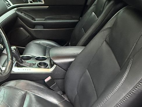Used 2011 Ford Explorer XLT w/ 202A Rapid Spec Order Code FWD image 8