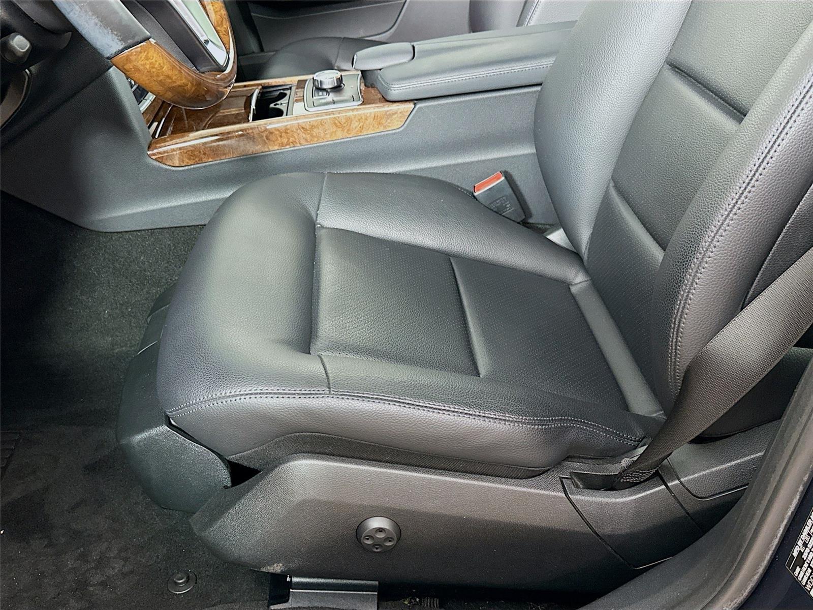 Used 2013 Mercedes-Benz E 350 4MATIC Sedan image 12