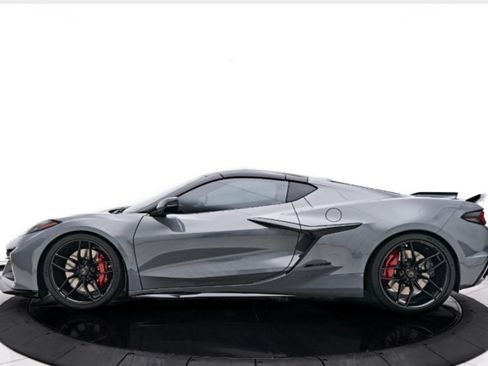 Used 2025 Chevrolet Corvette Z06 w/ Battery Protection Package RWD image 5