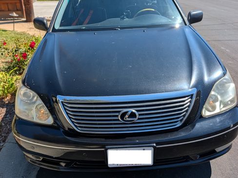 Used 2004 Lexus LS 430 RWD image 2
