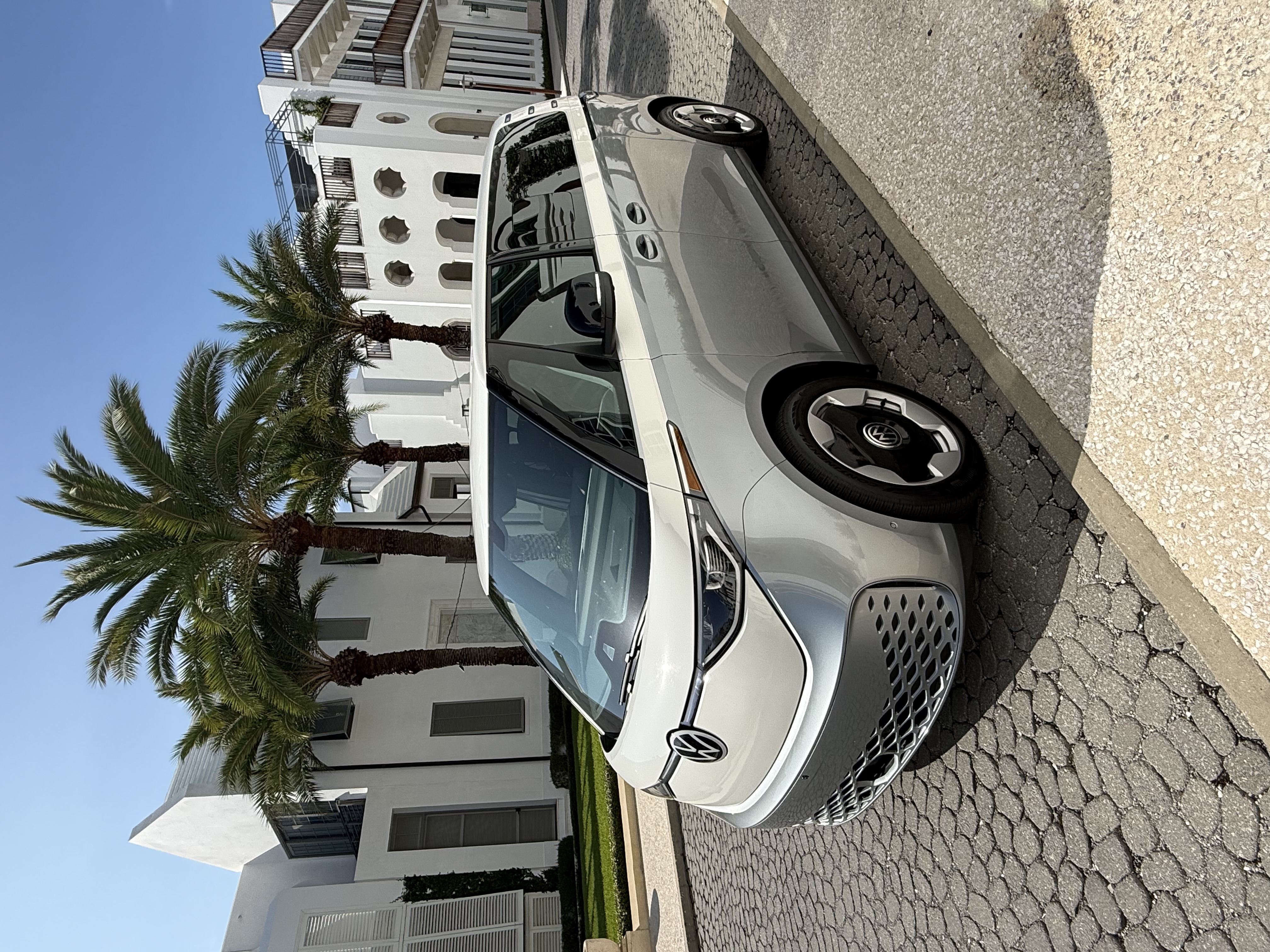 Used 2025 Volkswagen ID. Buzz Pro S Plus RWD image 1