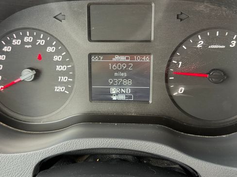 Used 2019 Freightliner Sprinter 144 RWD image 10