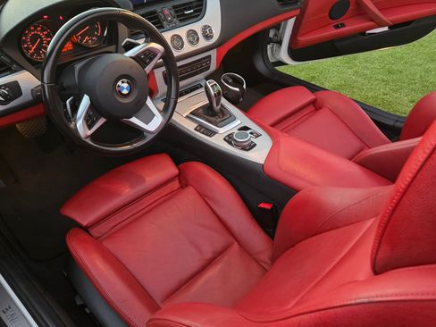 Used 2016 BMW Z4 sDrive35i image 6