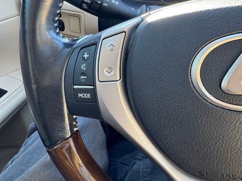 Used 2015 Lexus ES 350 w/ Luxury Package image 18