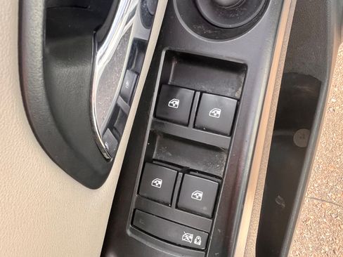 Used 2014 Chevrolet Cruze LS image 9