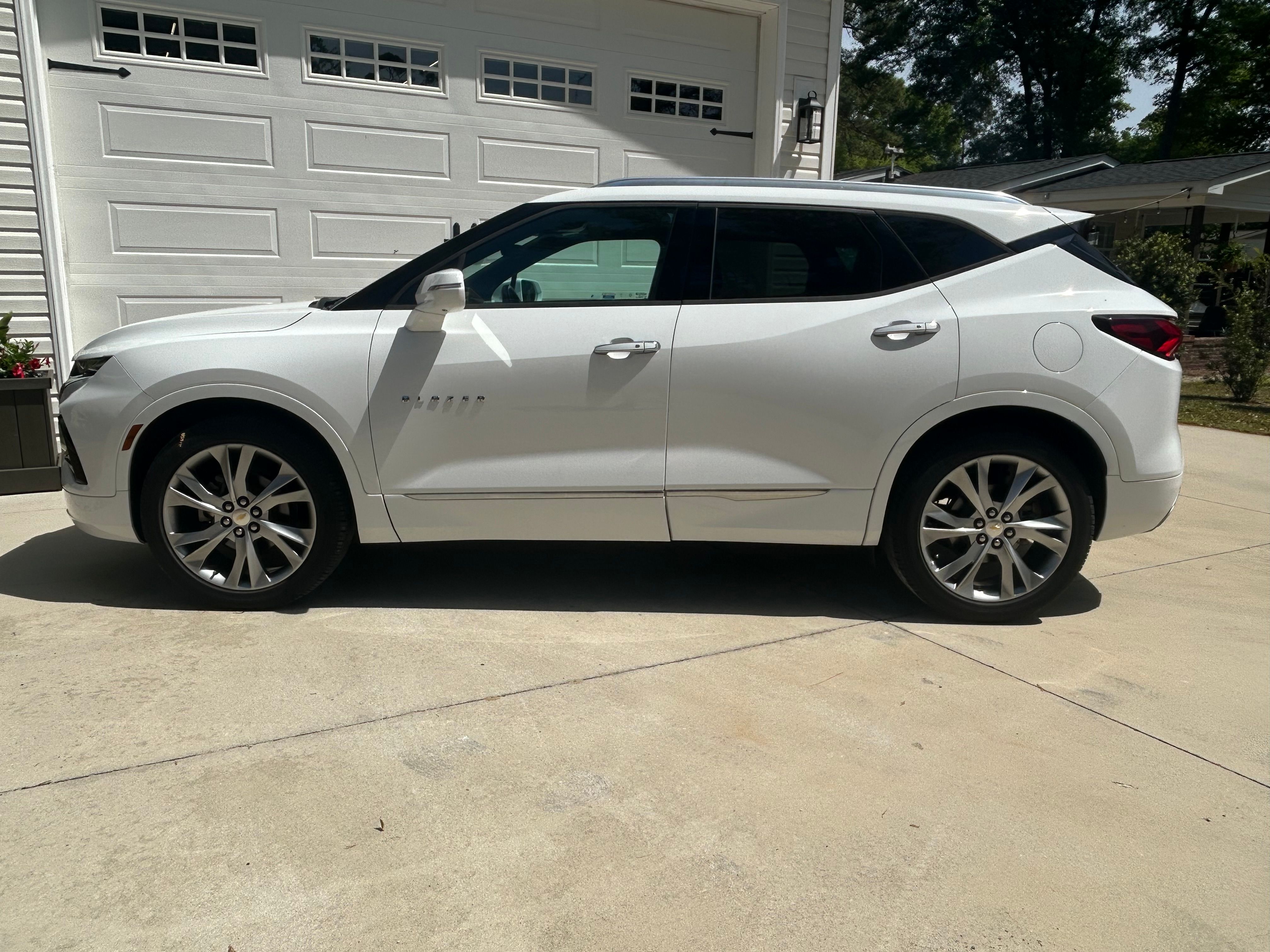 Used 2019 Chevrolet Blazer Premier w/ Sun and Wheels Package FWD image 4