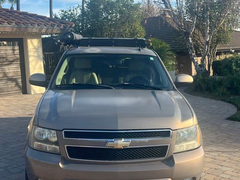 Used 2007 Chevrolet Suburban LT w/ LT Preferred Equipment Group image 8