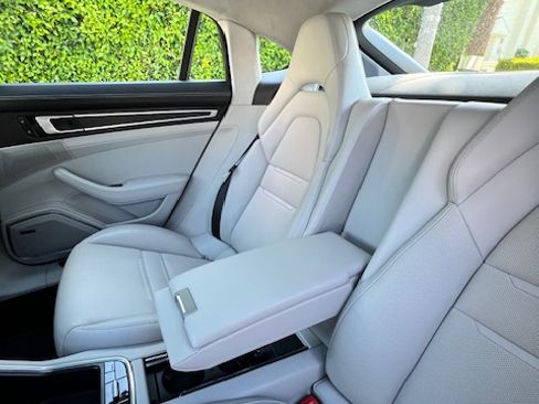 Used 2020 Porsche Panamera GTS image 14