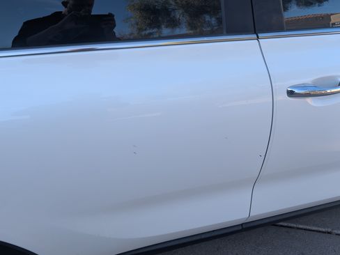 Used 2017 Kia Sorento LX image 1