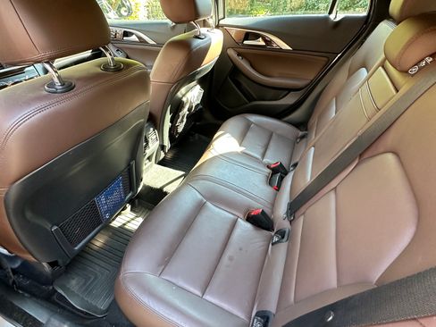 Used 2017 INFINITI QX30 Premium w/ Navigation Package image 14