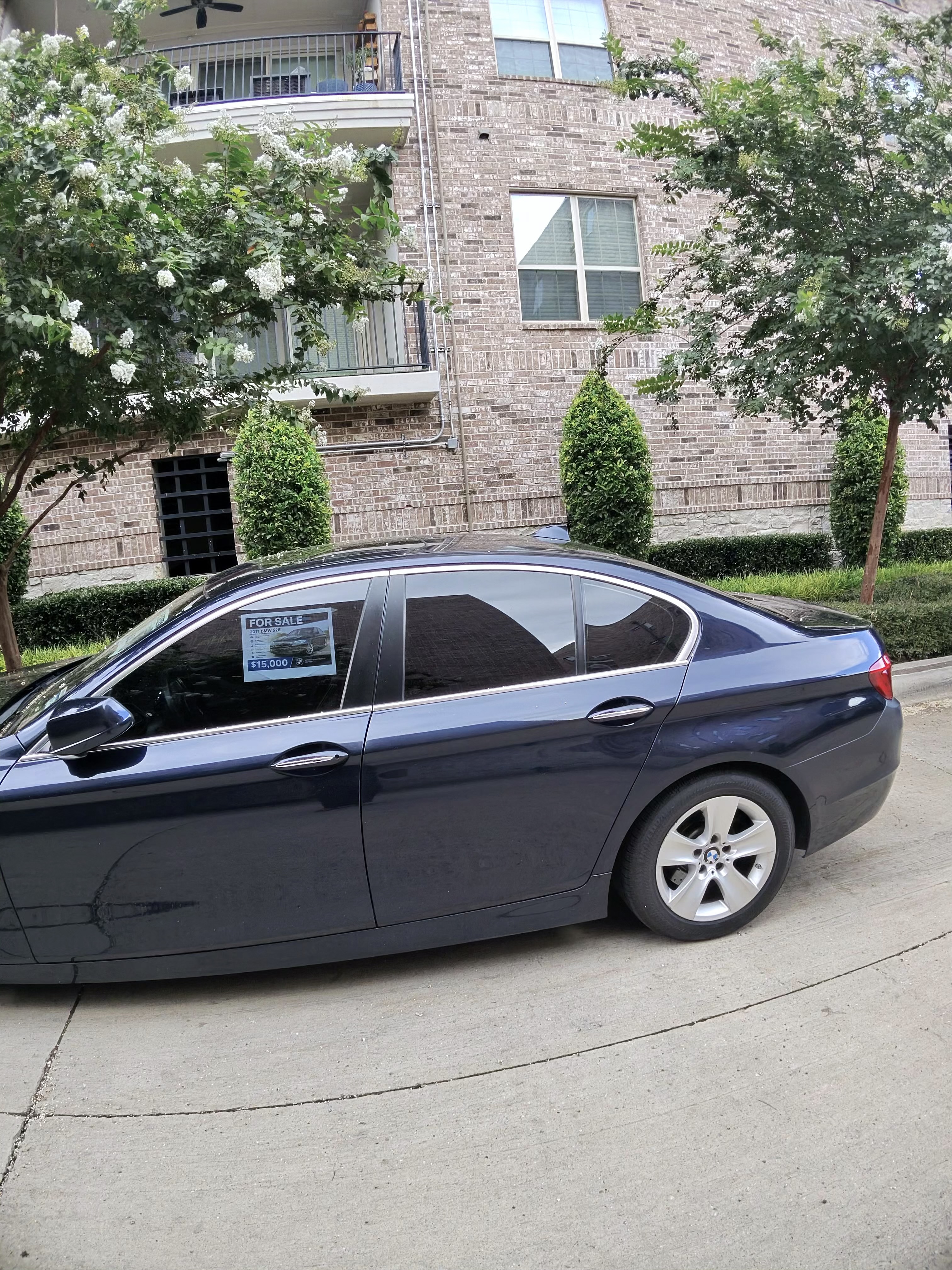 Used 2011 BMW 528i Sedan RWD image 8