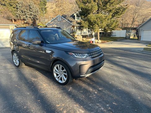 Used 2017 Land Rover Discovery HSE Luxury image 5