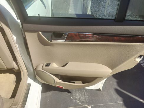 Used 2011 Mercedes-Benz C 300 Sedan image 6