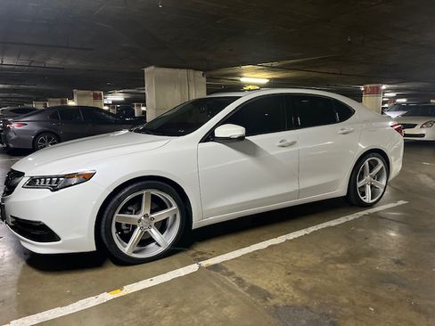 Used 2016 Acura TLX image 4