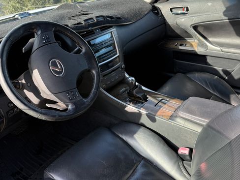 Used 2010 Lexus IS 250C image 17