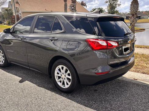 Used 2020 Chevrolet Equinox LS w/ LS Convenience Package image 5