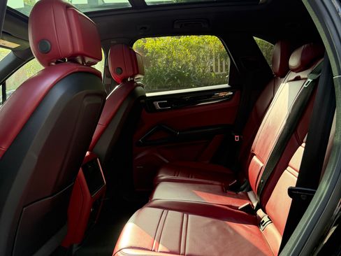 Used 2019 Porsche Cayenne image 13