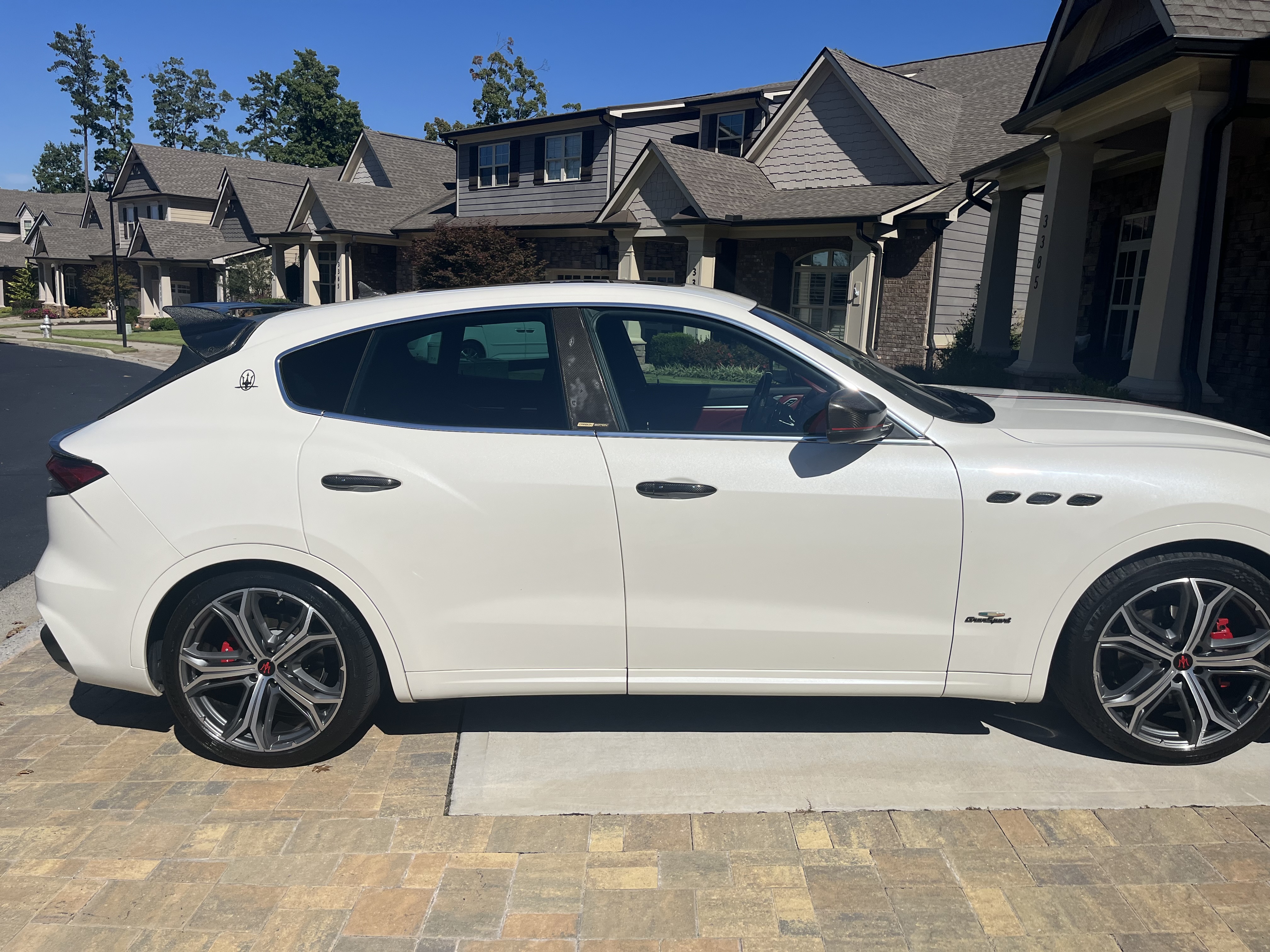 Used 2021 Maserati Levante GranSport AWD/4WD image 9